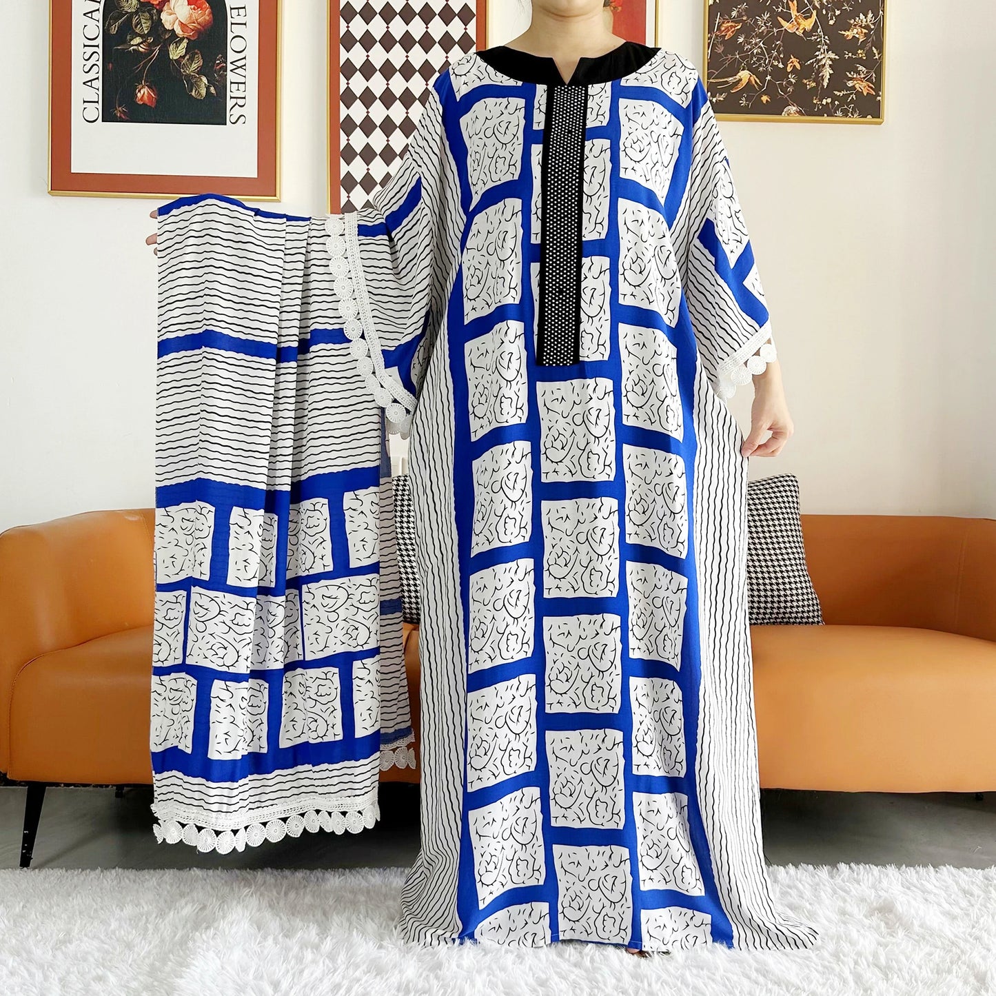 Abaya con pañuelo blanca con rayas azules