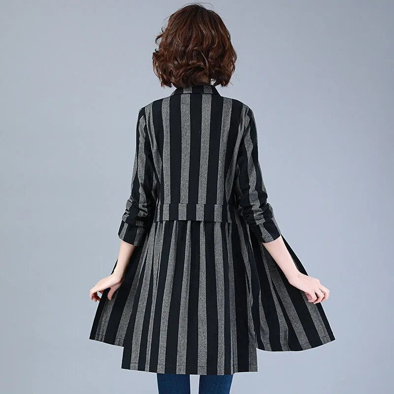 Blusa 3/4 de espalda negra con rayas