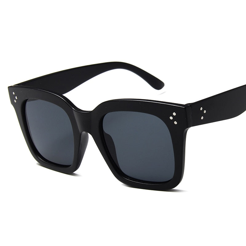 Luxury Brand Sunglasses Women Vintage Rivet