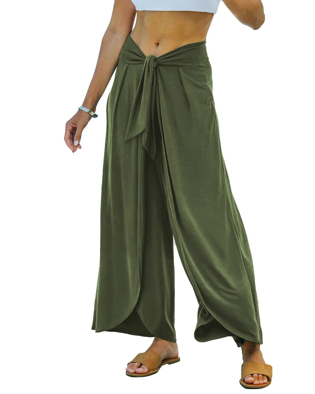 Pantalón ancho verde con lazo en la cintura