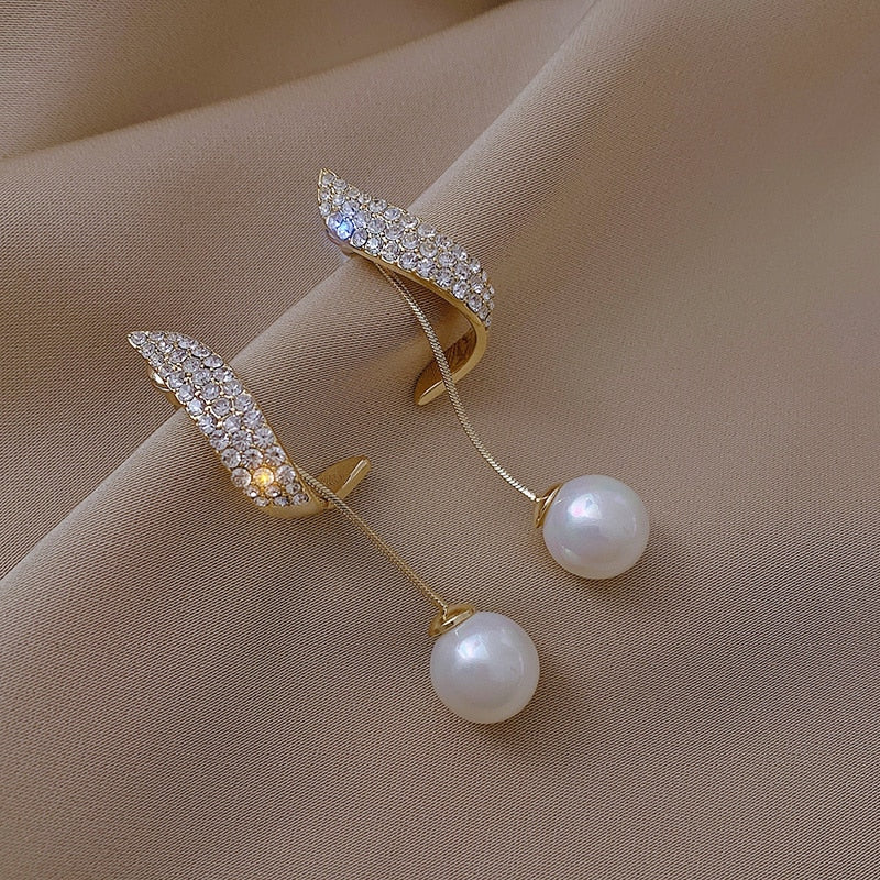 Trend Simulation Pearl Long Earrings Female