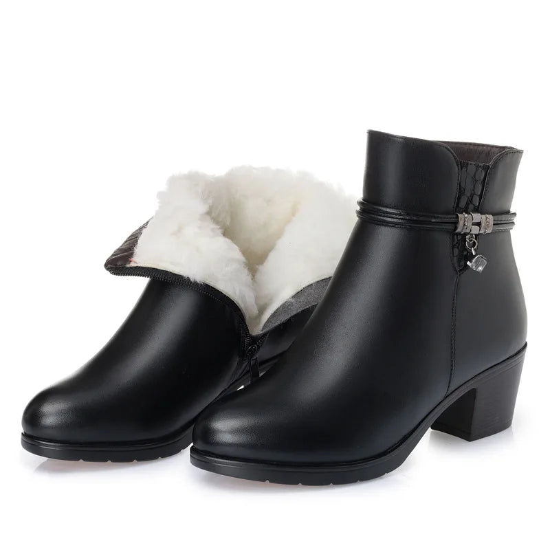 Boots Black Wool