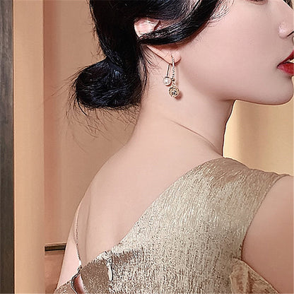 Korea New Hollow-out Ball Stud Earrings Temperament Sweet Joker